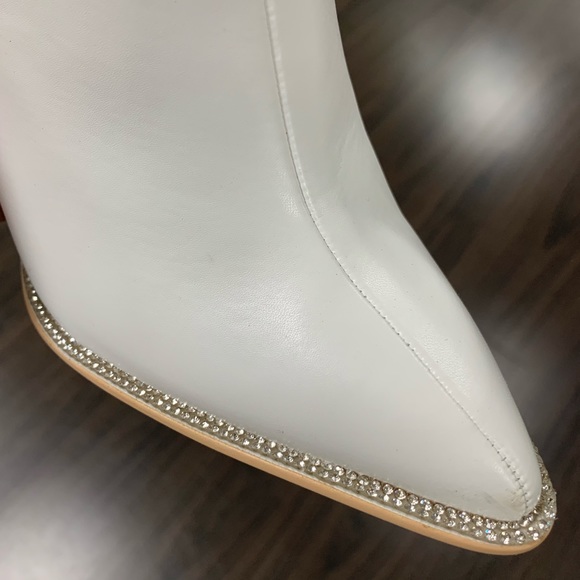 White rhinestone rimmed heel - Picture 5 of 7